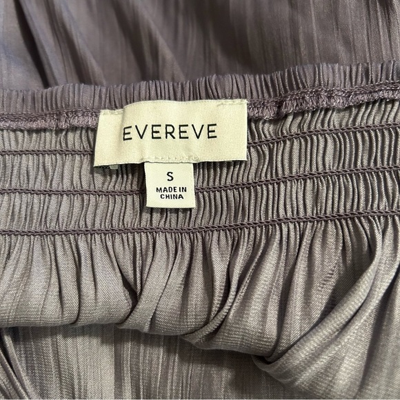 EVEREVE Elise Hammered Satin Tank in Shale - Picture 8 of 11